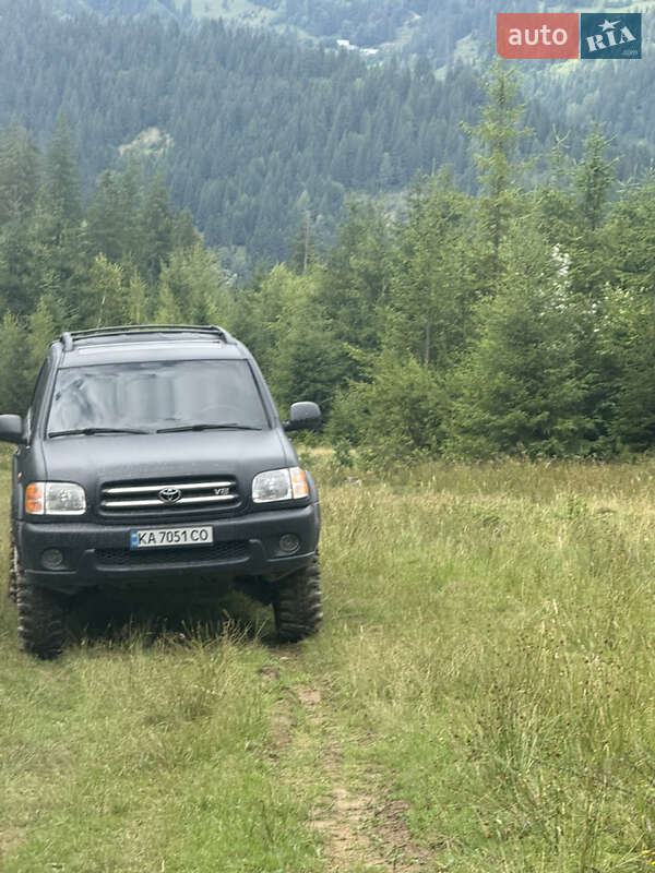 Внедорожник / Кроссовер Toyota Sequoia 2000 в Путиле