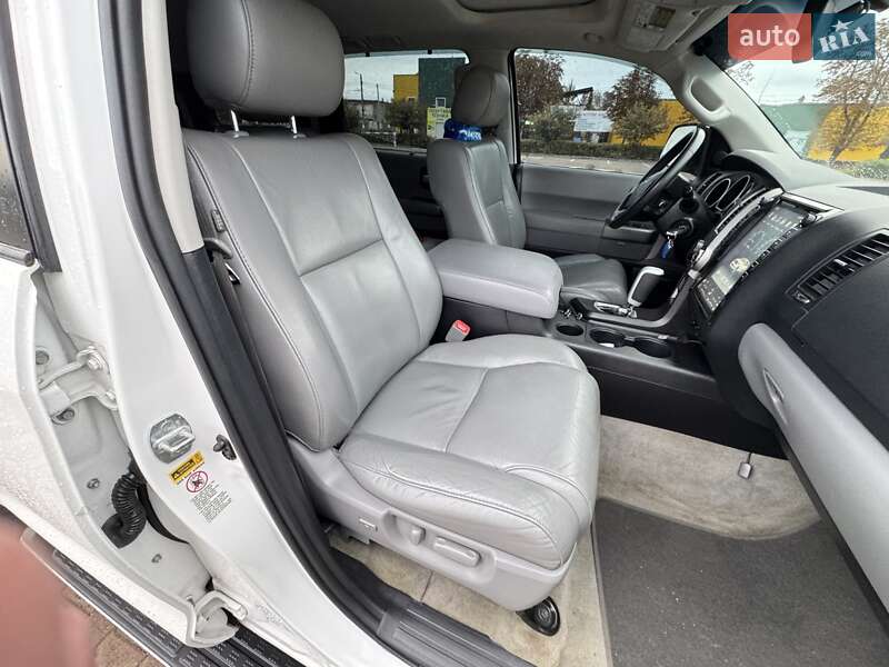 Внедорожник / Кроссовер Toyota Sequoia 2011 в Житомире фото 4 Внедорожник / Кроссовер Toyota Sequoia 2011 в Житомире