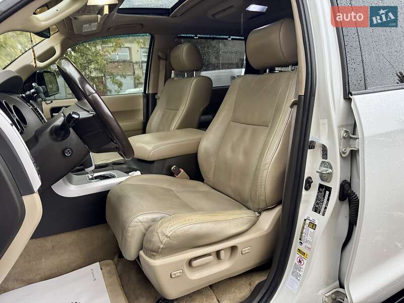 Внедорожник / Кроссовер Toyota Sequoia 2008 в Киеве