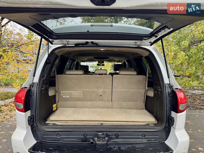Внедорожник / Кроссовер Toyota Sequoia 2008 в Киеве