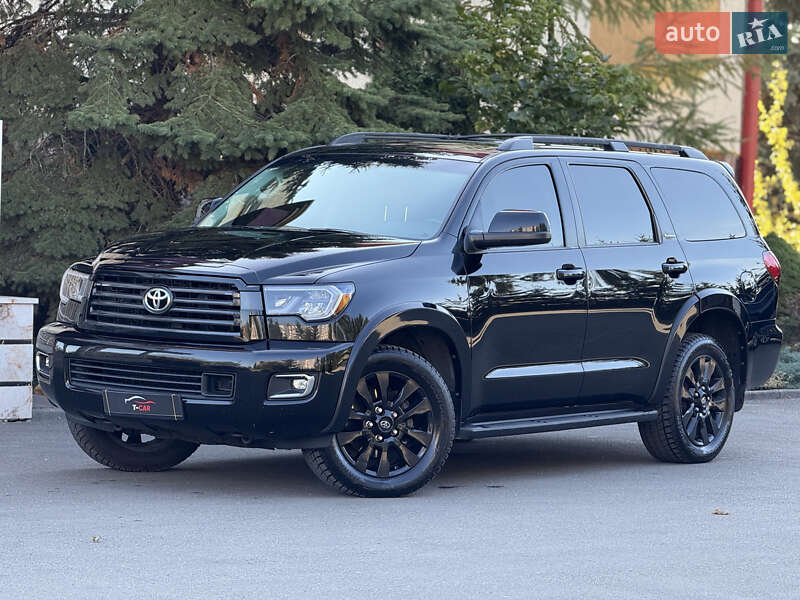 Внедорожник / Кроссовер Toyota Sequoia 2011 в Тернополе