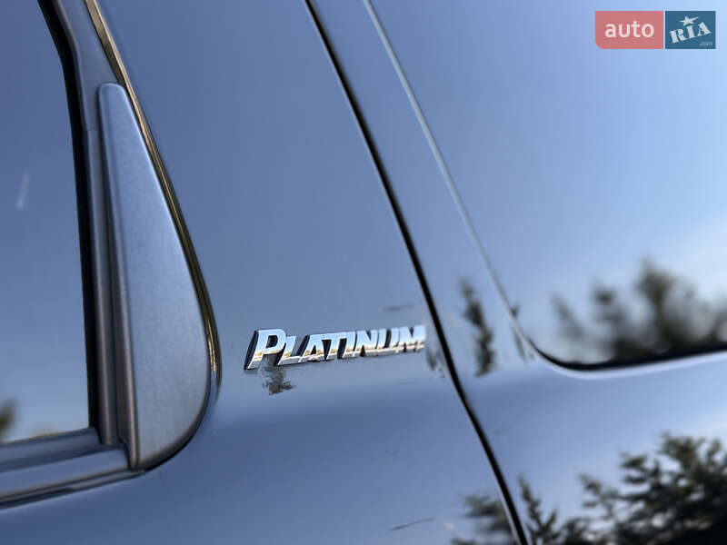 Внедорожник / Кроссовер Toyota Sequoia 2011 в Тернополе