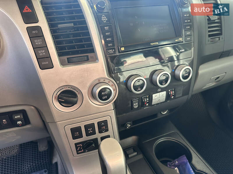 Внедорожник / Кроссовер Toyota Sequoia 2008 в Одессе