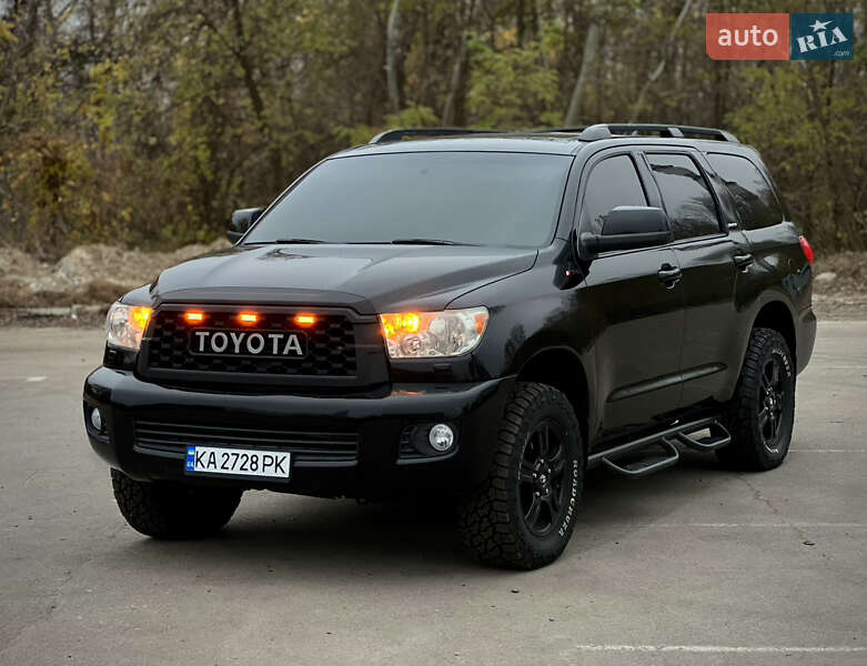 Toyota Sequoia 2013