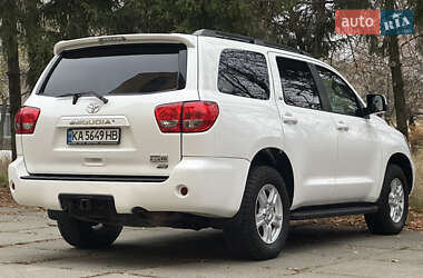 Внедорожник / Кроссовер Toyota Sequoia 2014 в Киеве