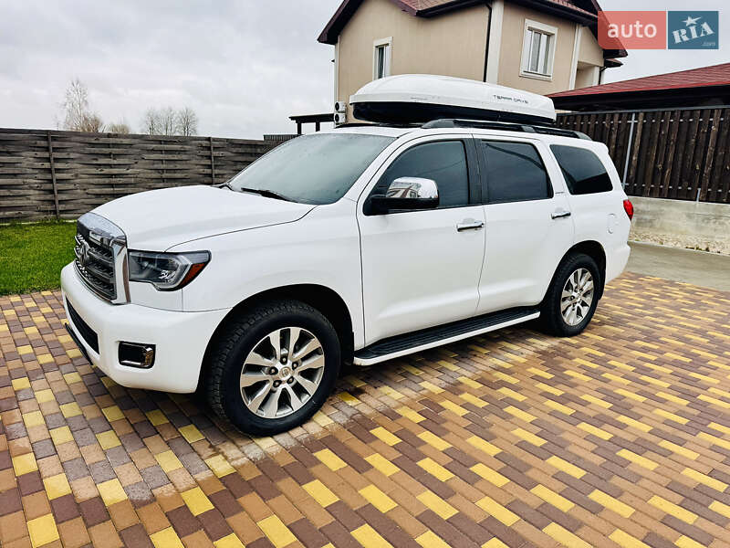 Позашляховик / Кросовер Toyota Sequoia 2015 в Києві