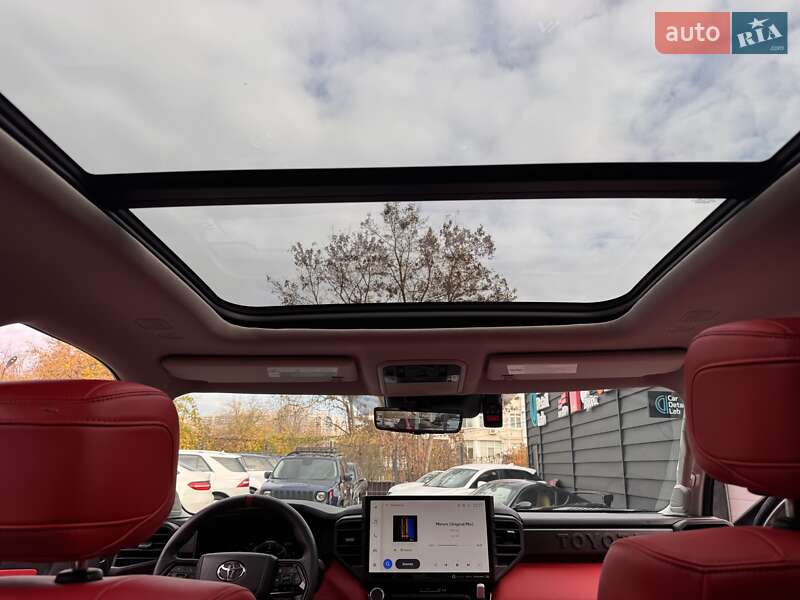 Позашляховик / Кросовер Toyota Sequoia 2023 в Одесі