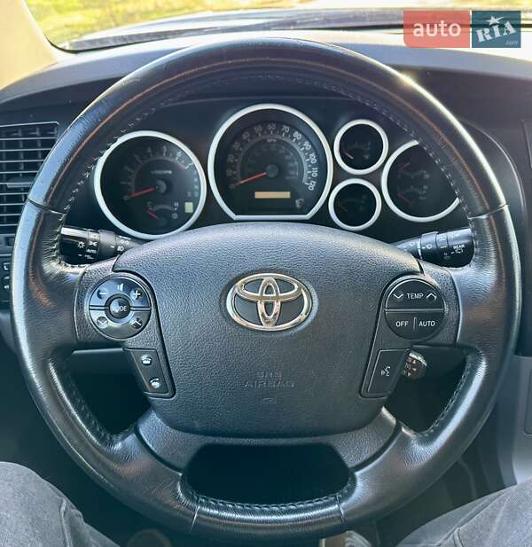 Позашляховик / Кросовер Toyota Sequoia 2011 в Києві фото 22 Позашляховик / Кросовер Toyota Sequoia 2011 в Києві