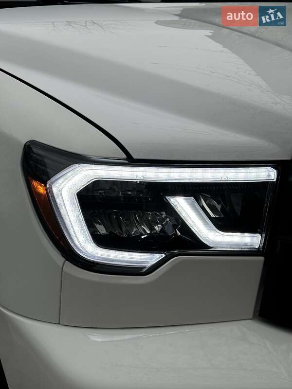 Внедорожник / Кроссовер Toyota Sequoia 2013 в Ивано-Франковске