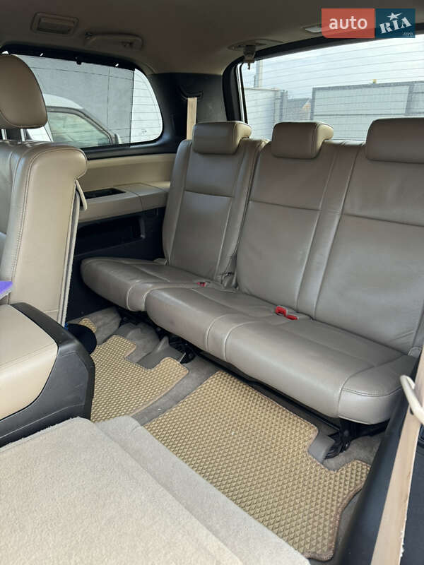 Внедорожник / Кроссовер Toyota Sequoia 2008 в Черновцах