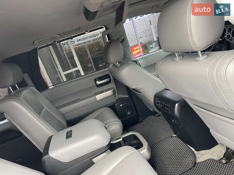 Внедорожник / Кроссовер Toyota Sequoia 2008 в Житомире