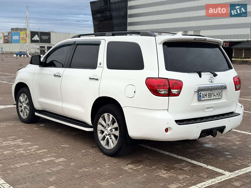Внедорожник / Кроссовер Toyota Sequoia 2011 в Житомире