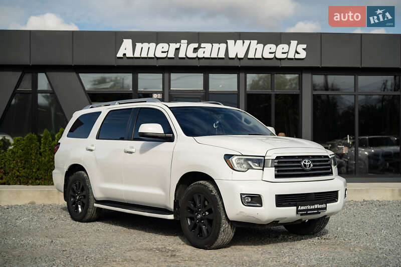 Позашляховик / Кросовер Toyota Sequoia 2018 в Чернівцях