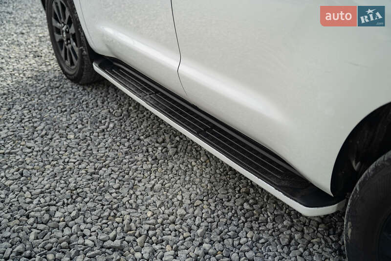 Позашляховик / Кросовер Toyota Sequoia 2018 в Чернівцях