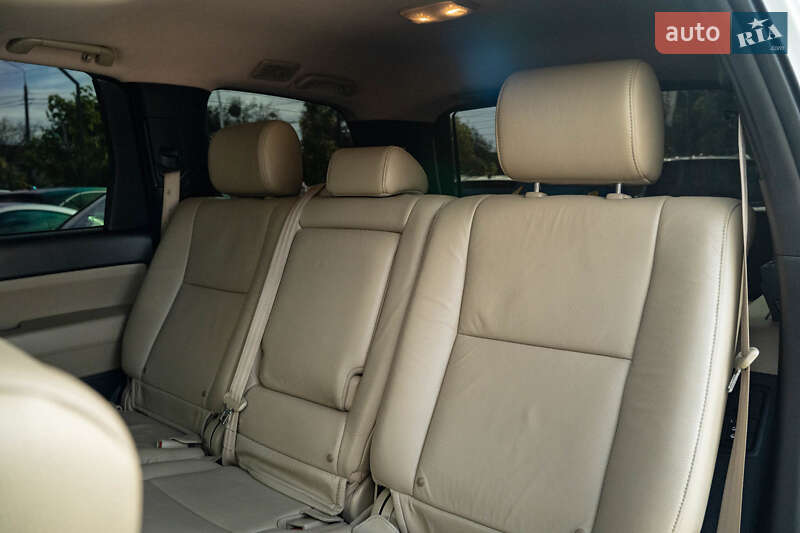 Позашляховик / Кросовер Toyota Sequoia 2018 в Чернівцях