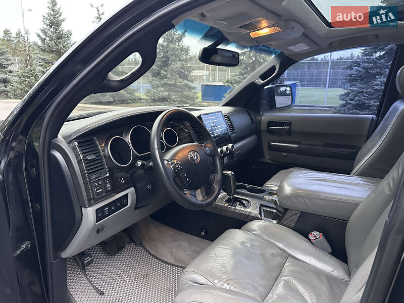 Позашляховик / Кросовер Toyota Sequoia 2008 в Києві
