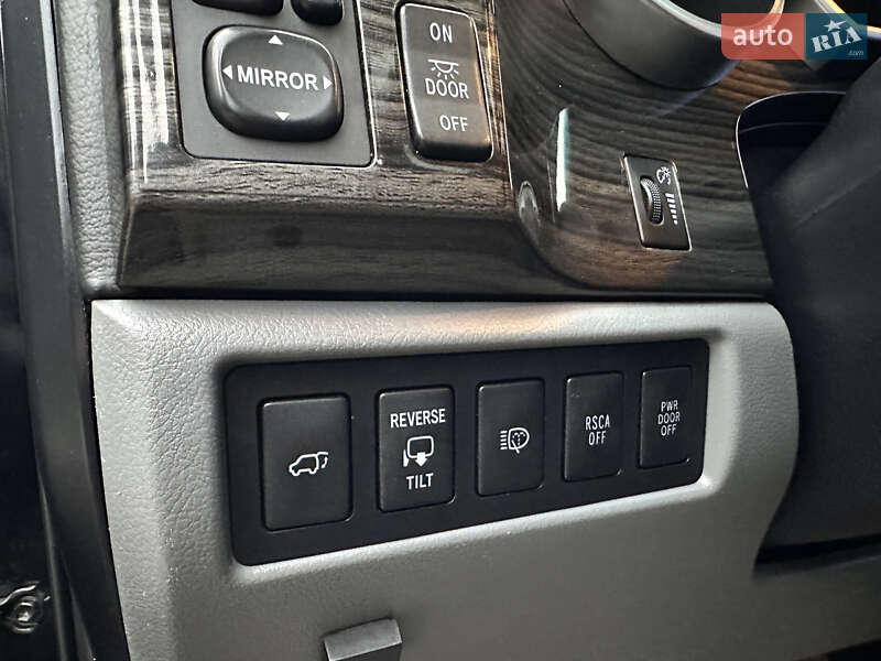 Позашляховик / Кросовер Toyota Sequoia 2008 в Києві