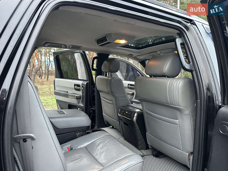 Позашляховик / Кросовер Toyota Sequoia 2008 в Києві