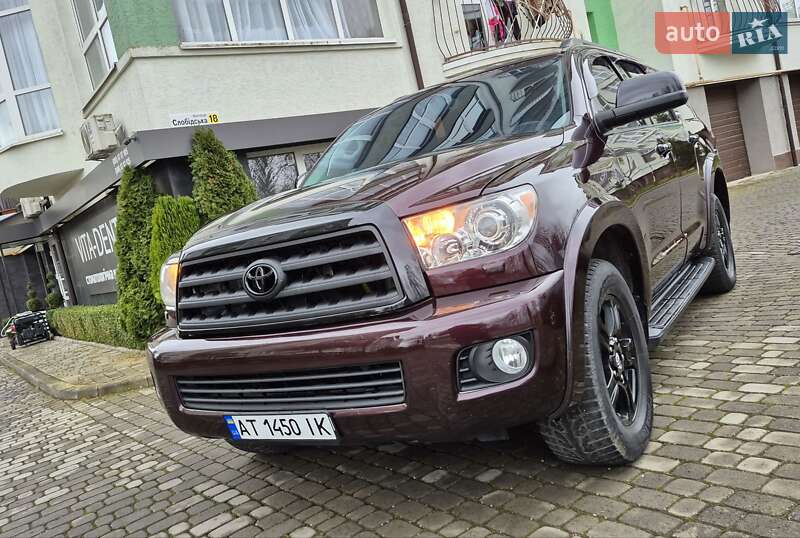 Позашляховик / Кросовер Toyota Sequoia 2012 в Івано-Франківську