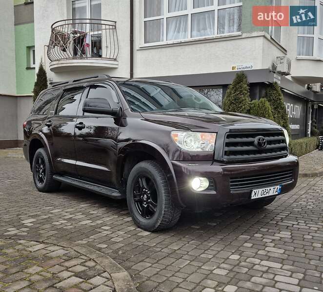 Позашляховик / Кросовер Toyota Sequoia 2012 в Івано-Франківську