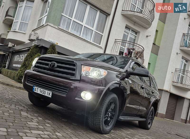 Позашляховик / Кросовер Toyota Sequoia 2012 в Івано-Франківську