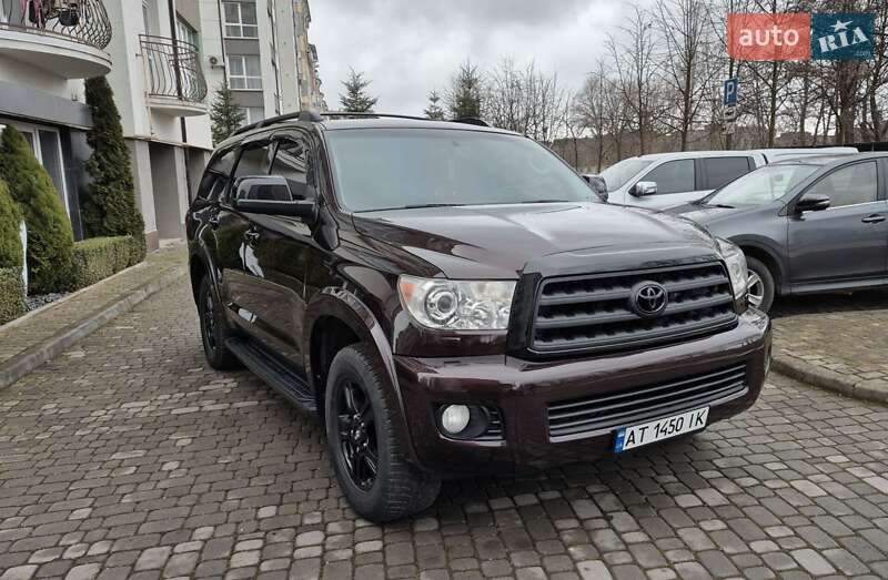 Позашляховик / Кросовер Toyota Sequoia 2012 в Івано-Франківську