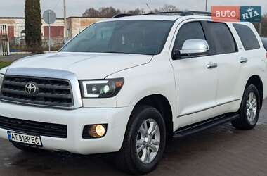 Позашляховик / Кросовер Toyota Sequoia 2011 в Луцьку