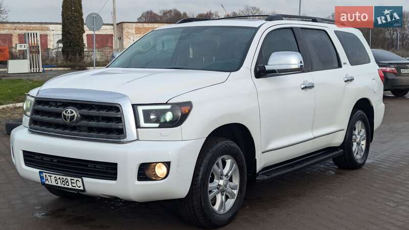 Toyota Sequoia 2011