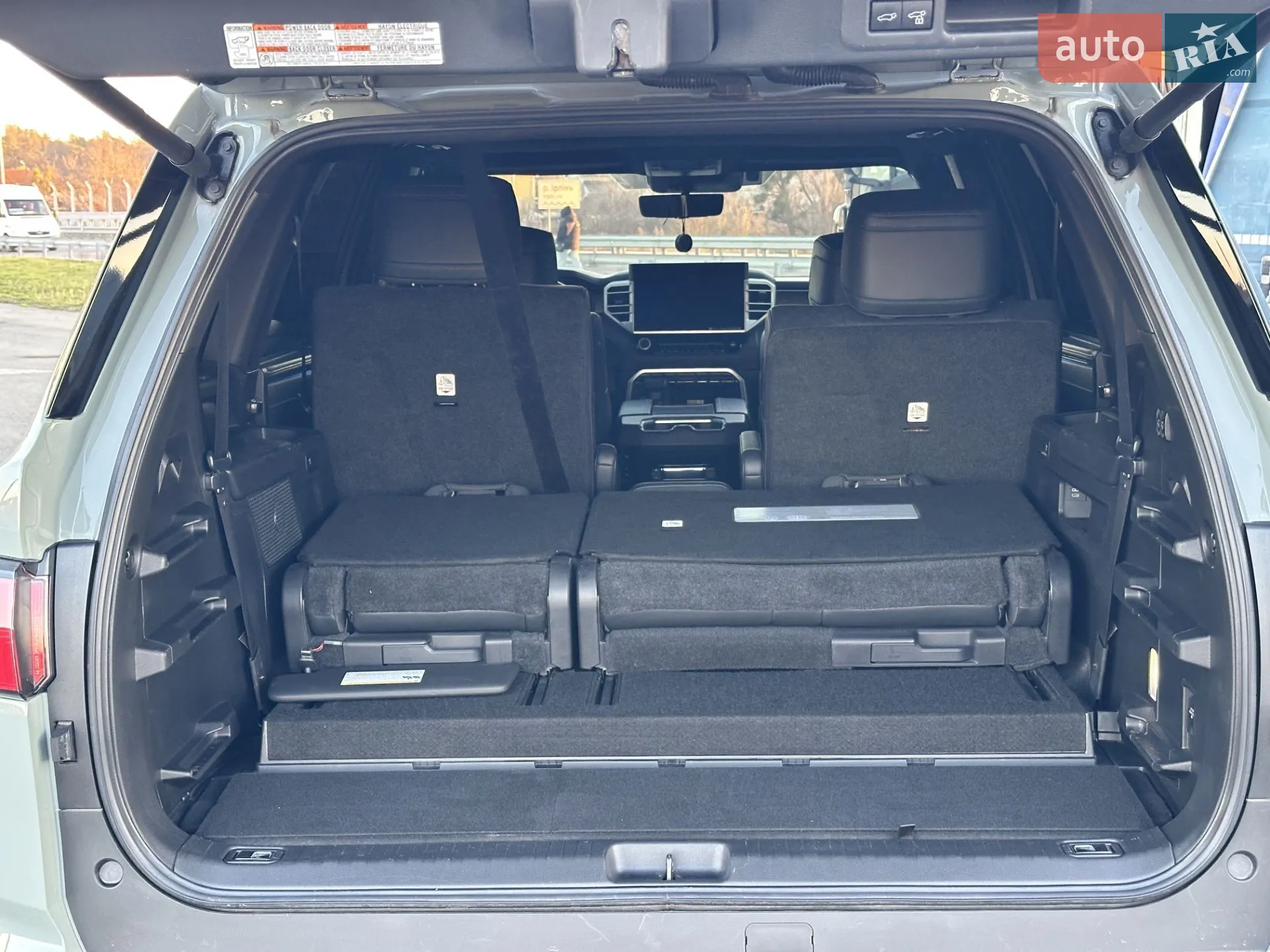 2023 Toyota Sequoia - мініатюра 16