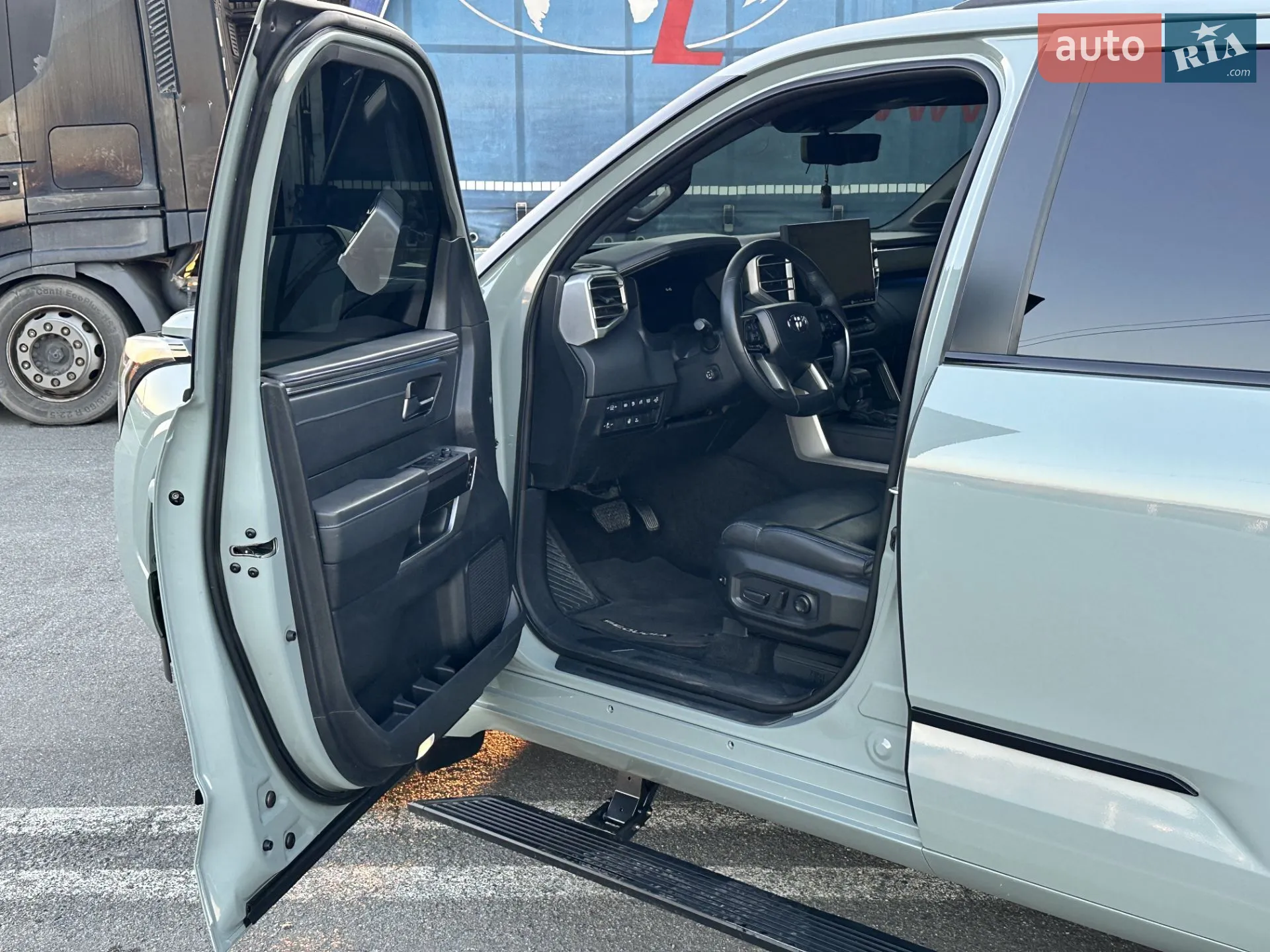 2023 Toyota Sequoia - мініатюра 11