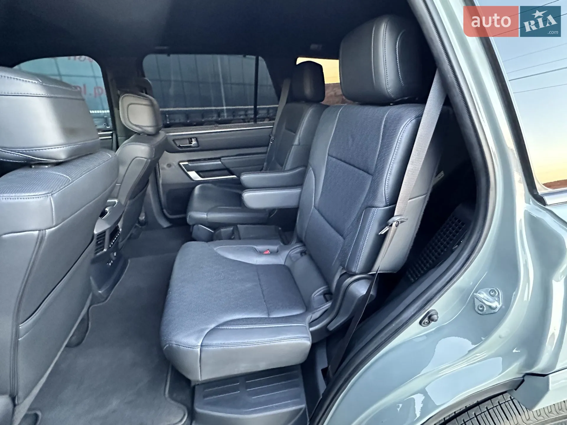 2023 Toyota Sequoia - мініатюра 17