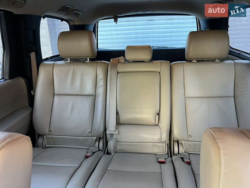 Позашляховик / Кросовер Toyota Sequoia 2016 в Києві