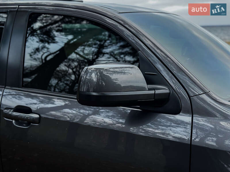 Внедорожник / Кроссовер Toyota Sequoia 2016 в Черкассах