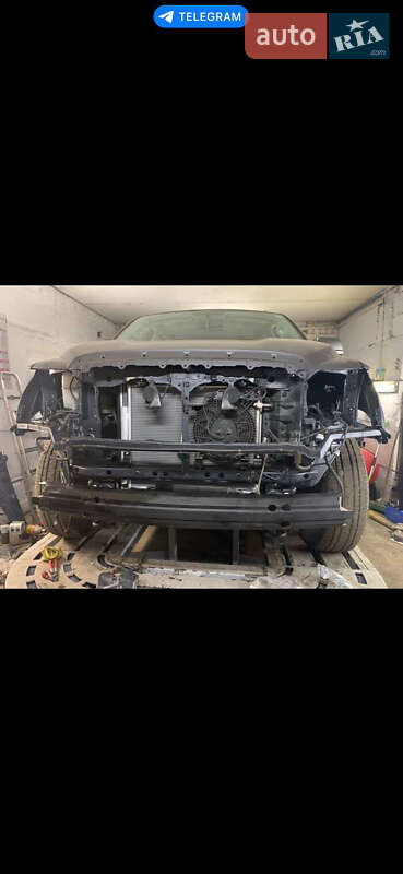 Внедорожник / Кроссовер Toyota Sequoia 2016 в Черкассах