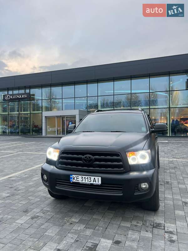 Внедорожник / Кроссовер Toyota Sequoia 2008 в Днепре