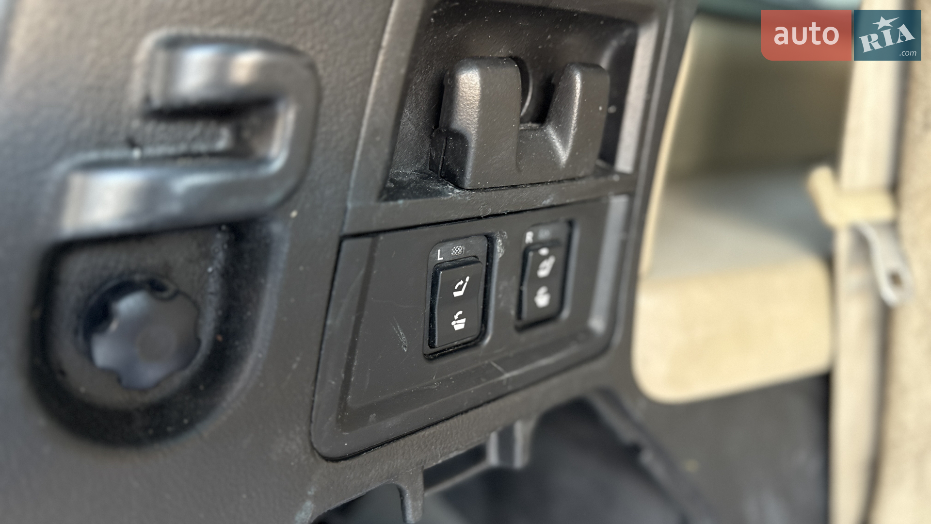 2013 Toyota Sequoia - мініатюра 14