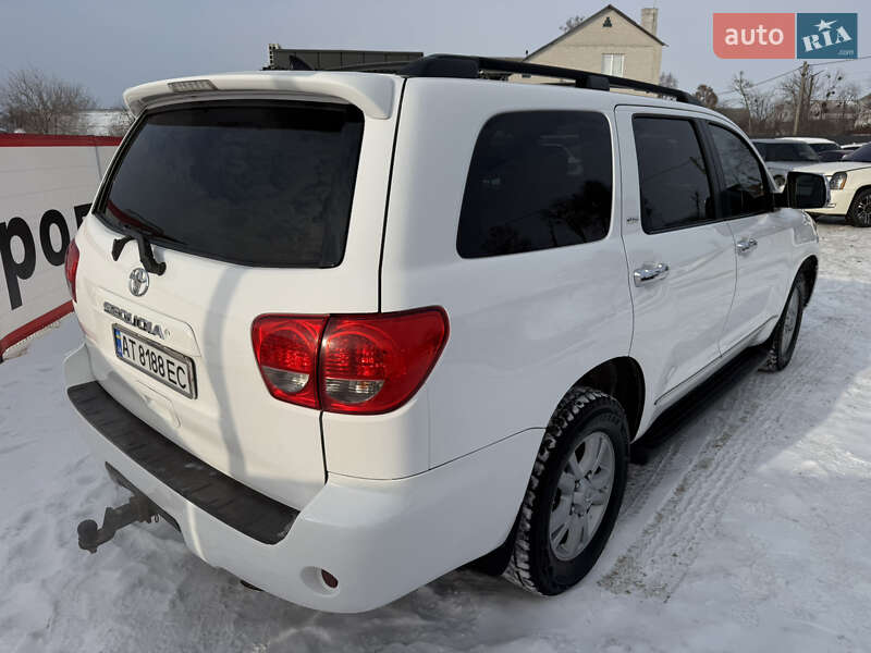 Внедорожник / Кроссовер Toyota Sequoia 2011 в Переяславе