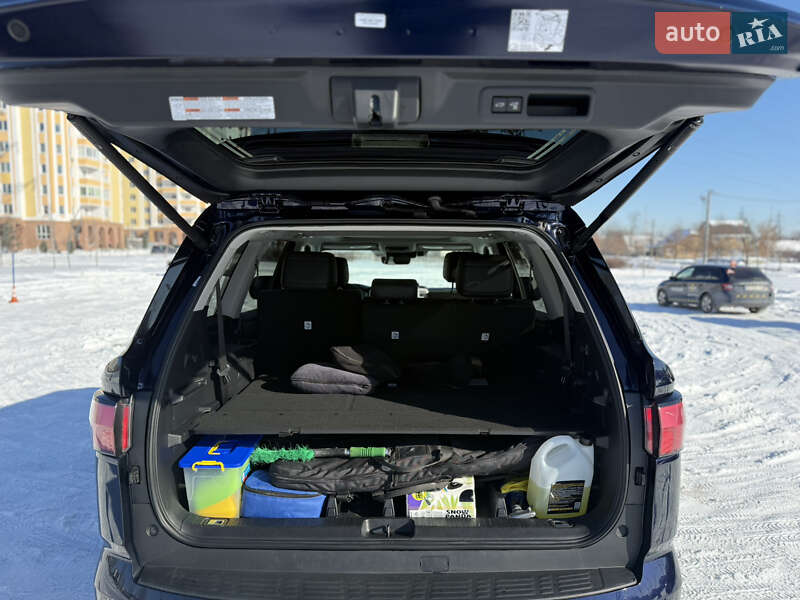 Внедорожник / Кроссовер Toyota Sequoia 2024 в Ирпене