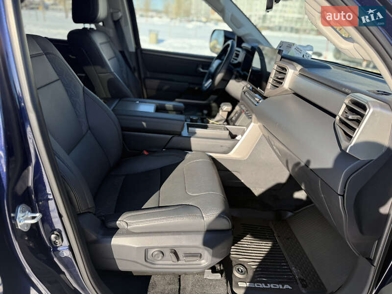 Внедорожник / Кроссовер Toyota Sequoia 2024 в Ирпене