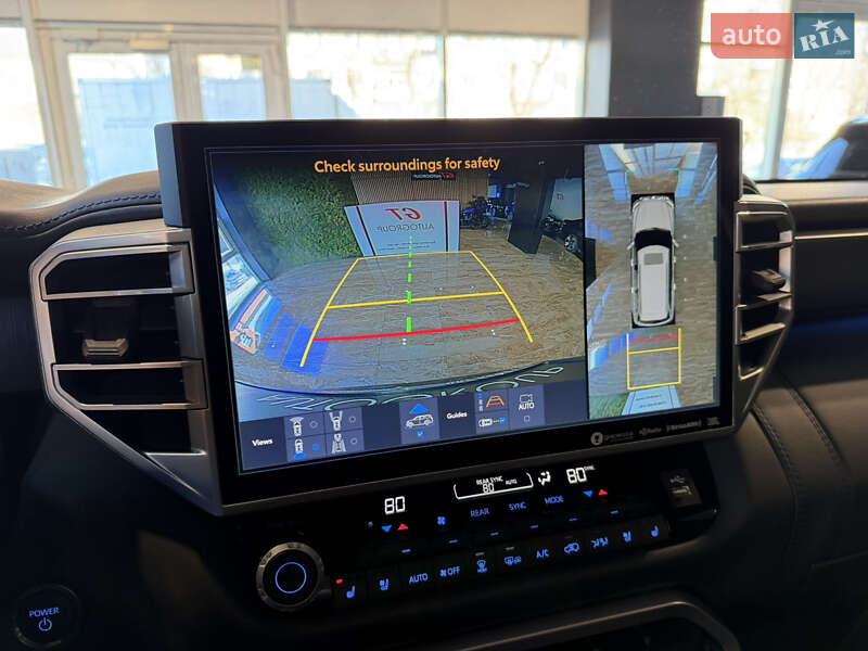 Внедорожник / Кроссовер Toyota Sequoia 2024 в Киеве