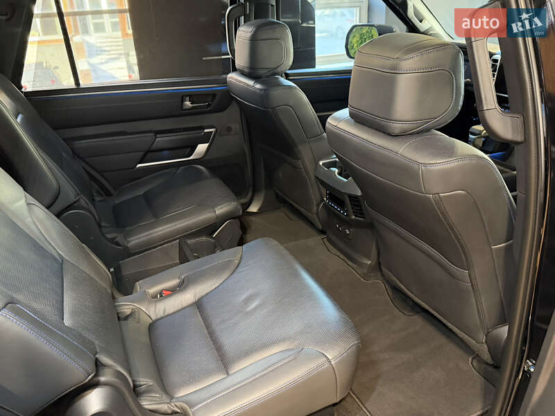 Внедорожник / Кроссовер Toyota Sequoia 2024 в Киеве