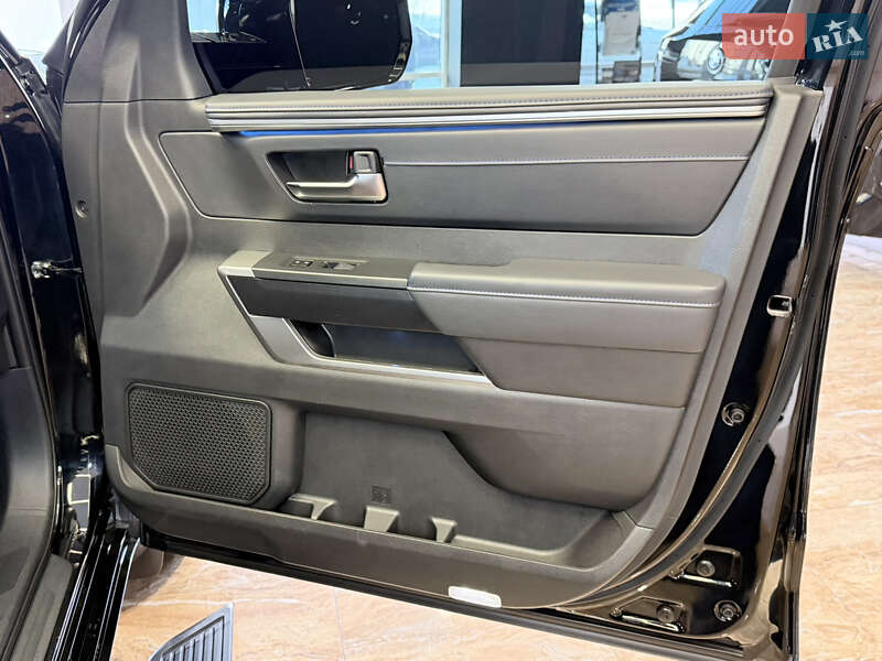 Внедорожник / Кроссовер Toyota Sequoia 2024 в Киеве