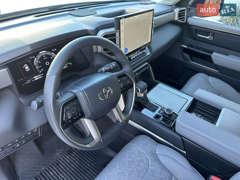 Внедорожник / Кроссовер Toyota Sequoia 2024 в Одессе