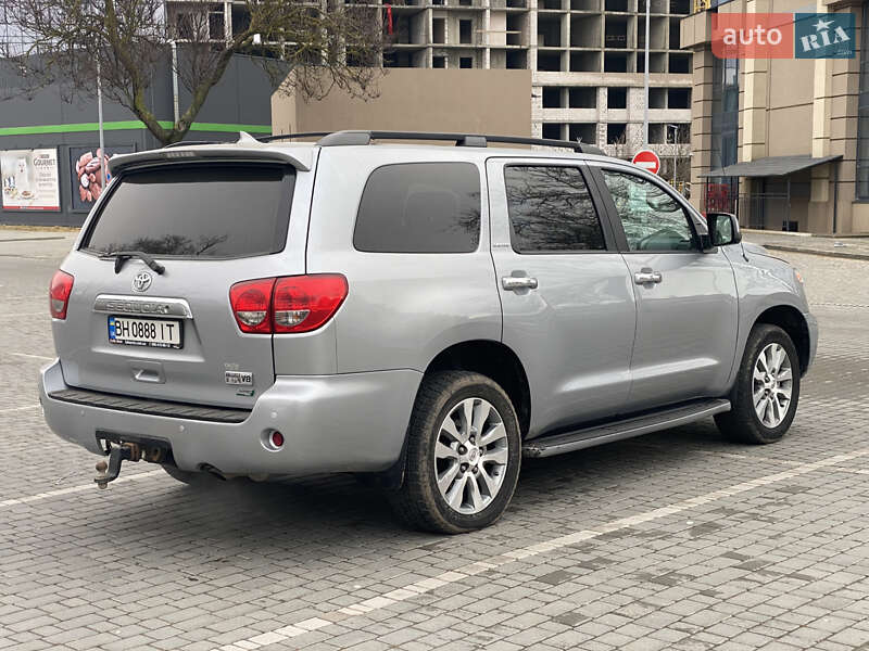 Внедорожник / Кроссовер Toyota Sequoia 2015 в Одессе
