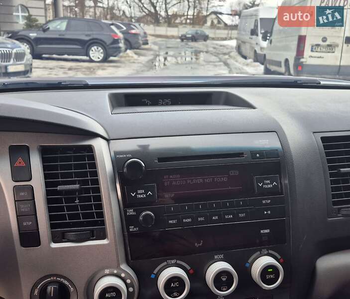 Внедорожник / Кроссовер Toyota Sequoia 2012 в Ивано-Франковске