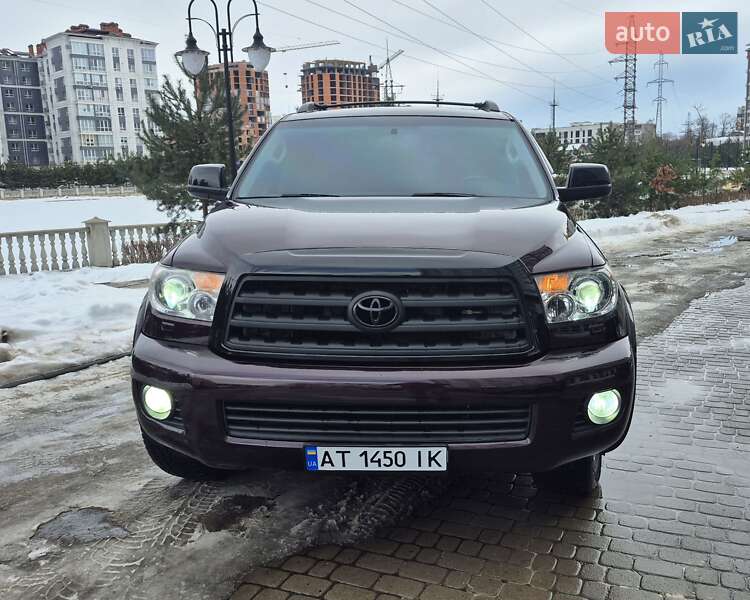 Внедорожник / Кроссовер Toyota Sequoia 2012 в Ивано-Франковске