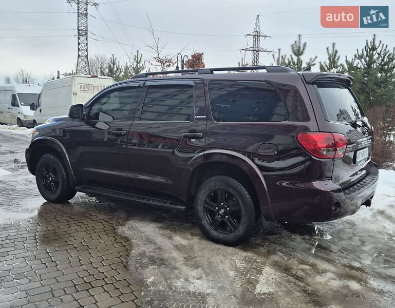 Внедорожник / Кроссовер Toyota Sequoia 2012 в Ивано-Франковске