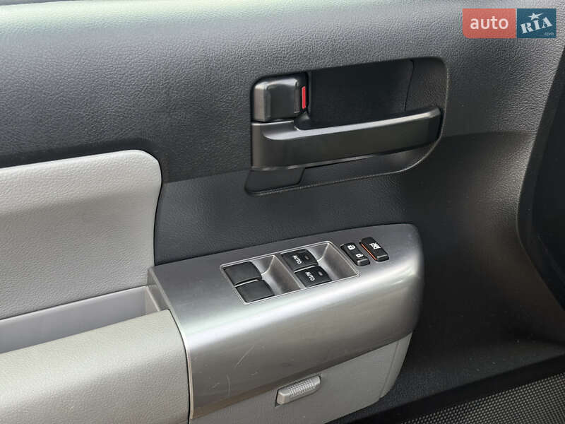 Внедорожник / Кроссовер Toyota Sequoia 2019 в Киеве фото 32 Внедорожник / Кроссовер Toyota Sequoia 2019 в Киеве