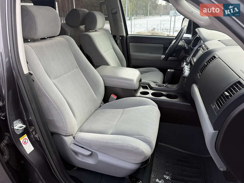 Внедорожник / Кроссовер Toyota Sequoia 2019 в Киеве фото 44 Внедорожник / Кроссовер Toyota Sequoia 2019 в Киеве