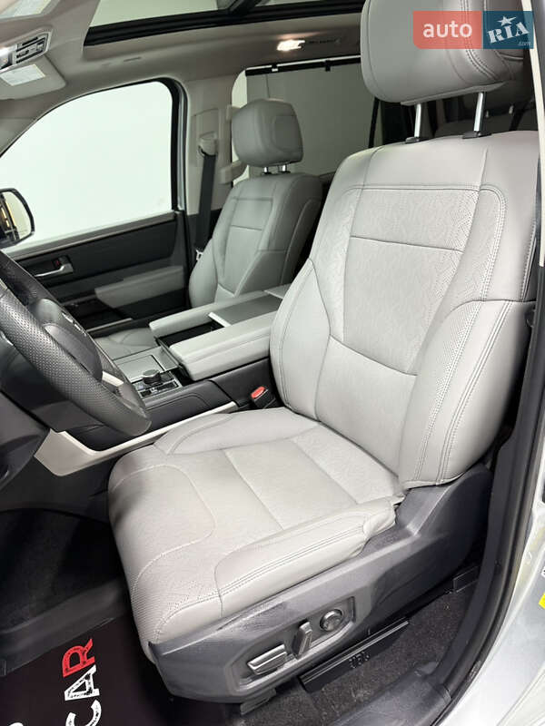 Внедорожник / Кроссовер Toyota Sequoia 2024 в Одессе